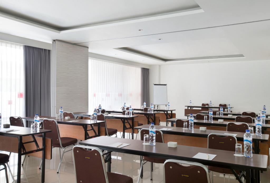 Amaris Hotel Tangerang Exterior photo